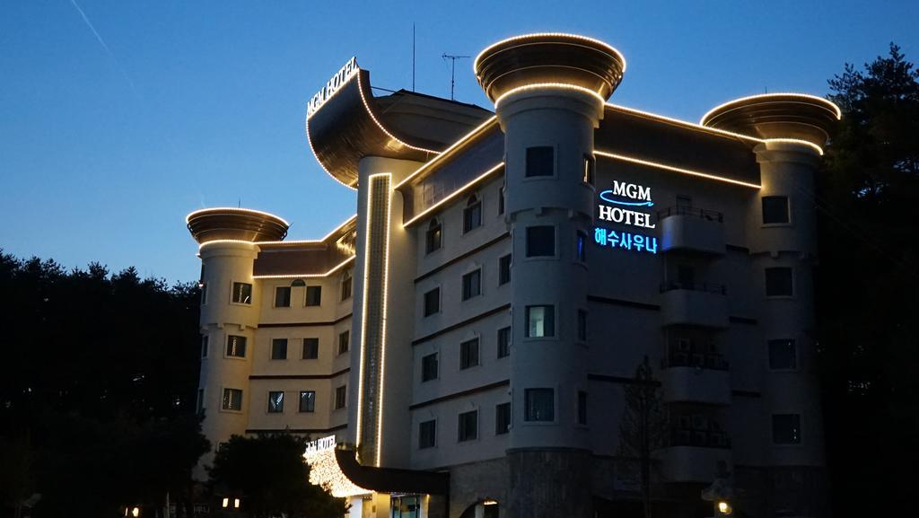 Mgm Hotel Kangrung Kültér fotó